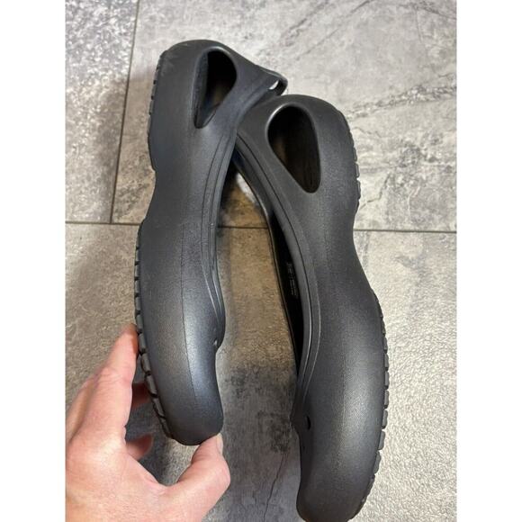 Crocs Women's Black Flats - Picture 3 of 5